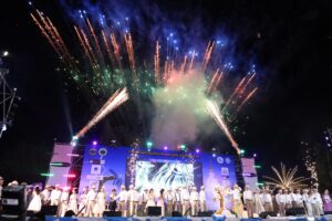 เย็นวันศุกร์ที่ 23 มกราคม 2569 เวลา 19.30 น. มหาวิทยาลัยการกีฬาแห่งชาติ วิทยาเขตเพชรบูรณ์ นำโดย ผู้ช่วยศาสตราจารย์ พันจ่าอากาศโท พิทยา สันตะวงศ์ รองอธิการบดี มหาวิทยาลัยการกีฬาแห่งชาติ ประจำวิทยาเขตเพชรบูรณ์ พร้อมด้วยคณะผู้บริหารและคณาจารย์ เข้าร่วมพิธีเปิดงาน “มะขามหวานนครบาลเพชรบูรณ์ ประจำปี 2569” ซึ่งกำหนดจัดขึ้นระหว่างวันที่ 23 –31 มกราคม 2569 ณ บริเวณสนามหน้าศาลากลางจังหวัดเพชรบูรณ์ โดยมี นายศรัณยู มีทองคำ ผู้ว่าราชการจังหวัดเพชรบูรณ์ เป็นประธานในพิธี รองผู้ว่าราชการจังหวัดเพชรบูรณ์ หัวหน้าส่วนราชการ ภาคเอกชน ตลอดจนนักท่องเที่ยว และประชาชนเข้าร่วมพิธีเปิดอย่างคึกคัก