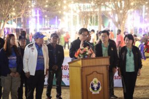 เย็นวันอาทิตย์ที่ 25 มกราคม 2568 เวลา 18.00 น. มหาวิทยาลัยการกีฬาแห่งชาติ วิทยาเขตเพชรบูรณ์ จัดพิธีเปิดการแข่งขันกีฬาเปตอง มะขามหวาน นครบาลเพชรบูรณ์ ประจำปี 2569 โดยมี นายศรัณยู มีทองคำ ผู้ว่าราชการจังหวัดเพชรบูรณ์ เป็นประธานในพิธีเปิด พร้อมด้วยรองผู้ว่าราชการจังหวัดเพชรบูรณ์ หัวหน้าส่วนราชการ ￼และผู้ช่วยศาสตราจารย์ พันจ่าอากาศโท พิทยา สันตะวงศ์ รองอธิการบดี มหาวิทยาลัยการกีฬาแห่งชาติ ประจำวิทยาเขตเพชรบูรณ์ กล่าวรายงาน วัตถุประสงค์ในการจัดการแข่งขัน ￼พร้อมด้วยคณะผู้บริหาร คณาจารย์ บุคลากรและนักศึกษา เข้าร่วมโดยพร้อมเพรียงกัน ณ สนามกีฬาเปตองบริเวณหน้าศาลากลาง จังหวัดเพชรบูรณ์ ￼